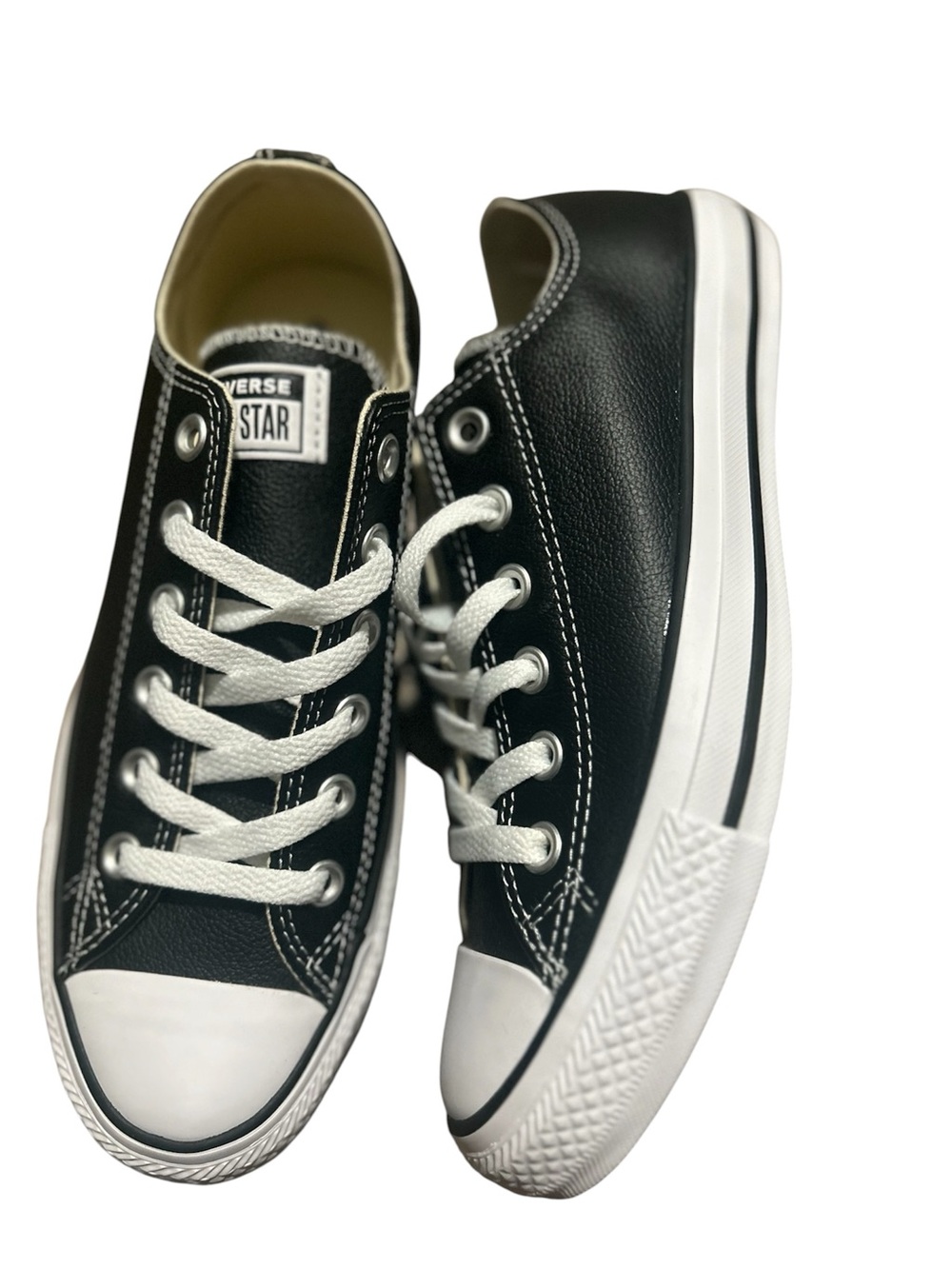 Converse Unisex Chuck Taylor All Star Leather Low Top sneakers Style 132174C